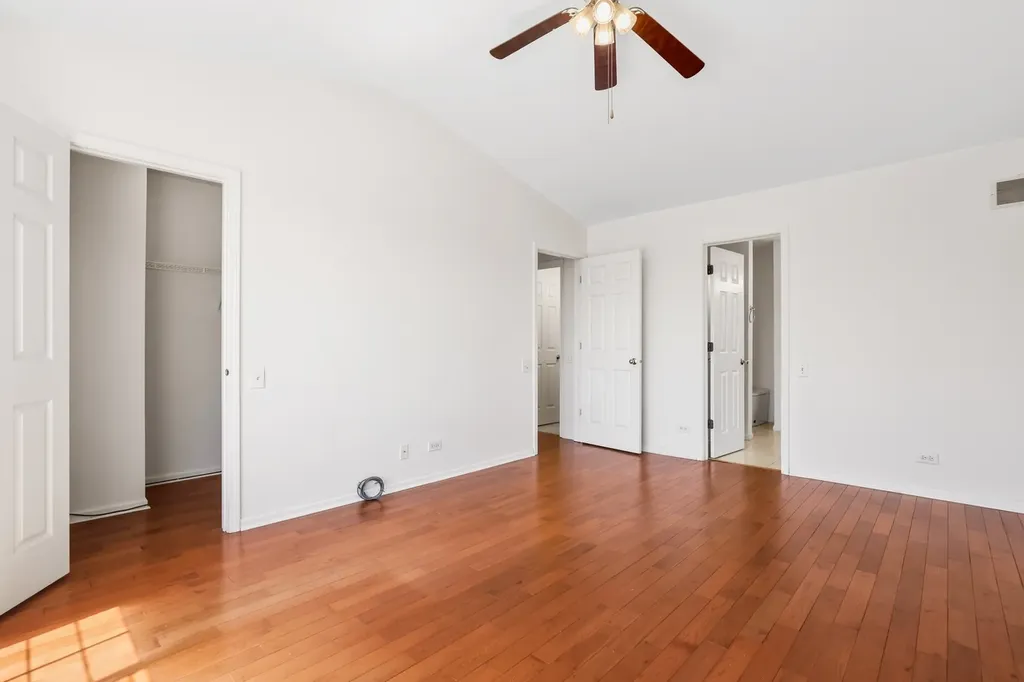 1704 Charlotte Circle Naperville IL 60564