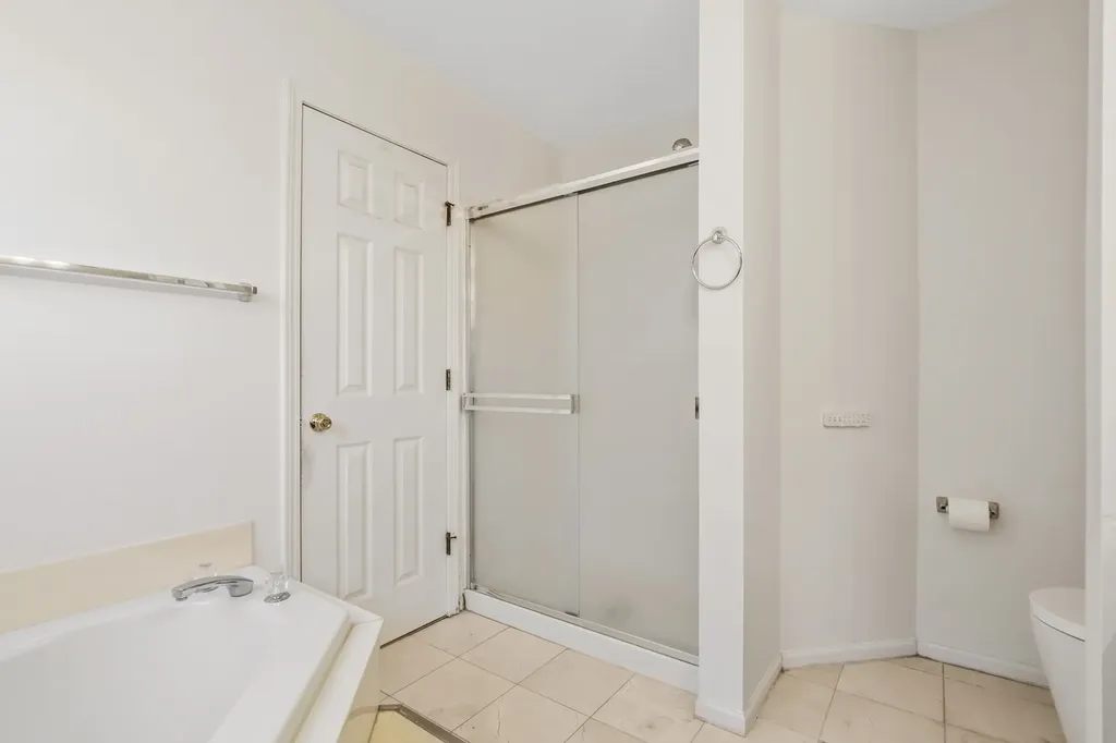 1704 Charlotte Circle Naperville IL 60564