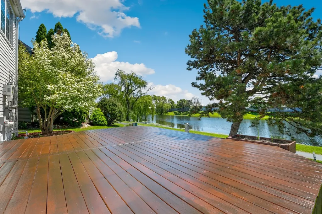 1704 Charlotte Circle Naperville IL 60564