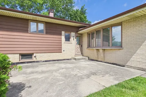 3529 Burgess Place Darien IL 60561