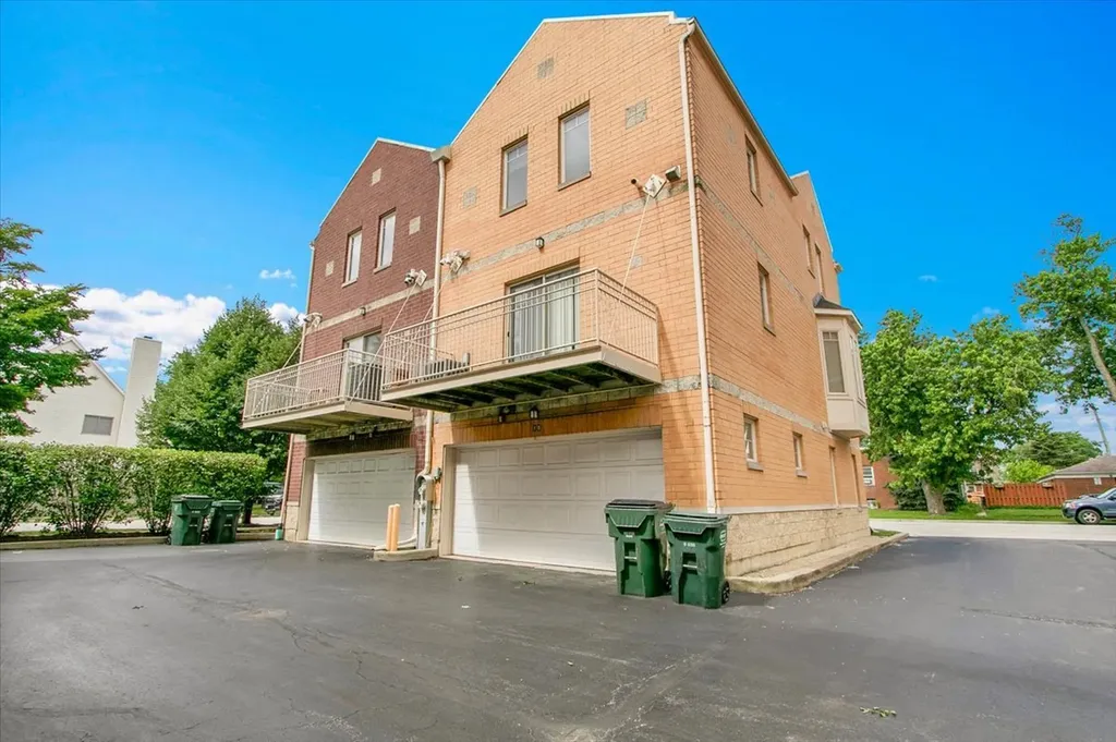 8900 31ST Street Brookfield IL 60513