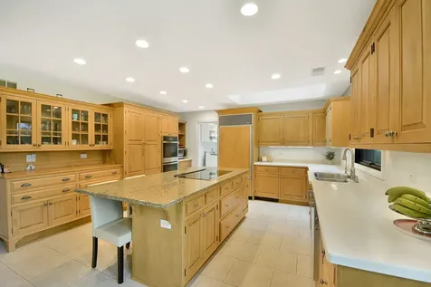 5 Bruce Circle N Hawthorn Woods IL 60047