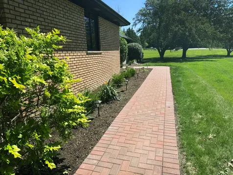 5 Bruce Circle N Hawthorn Woods IL 60047