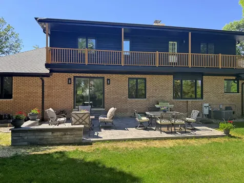 5 Bruce Circle N Hawthorn Woods IL 60047