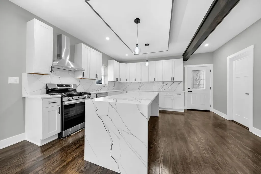 4830 West Crystal Street Chicago IL 60651