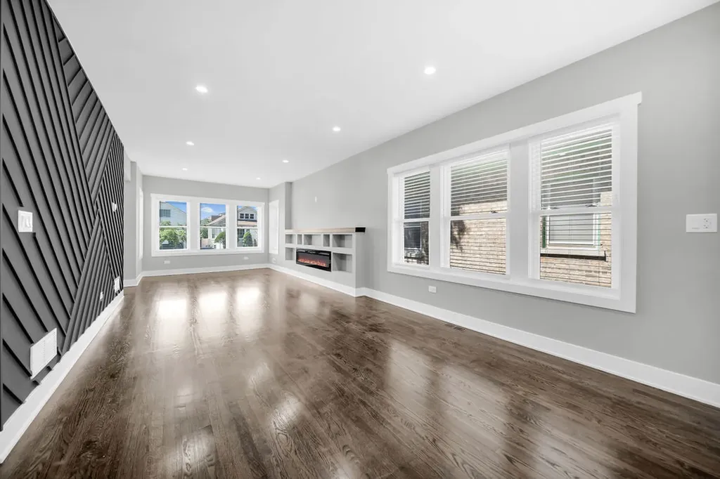 4830 West Crystal Street Chicago IL 60651
