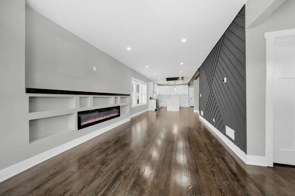 4830 West Crystal Street Chicago IL 60651