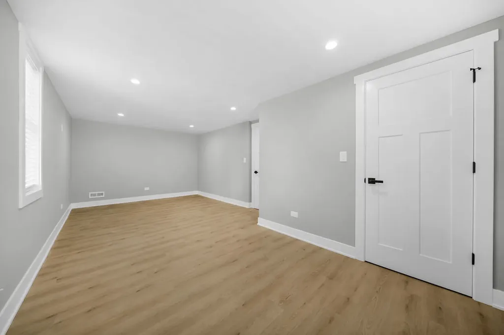 4830 West Crystal Street Chicago IL 60651