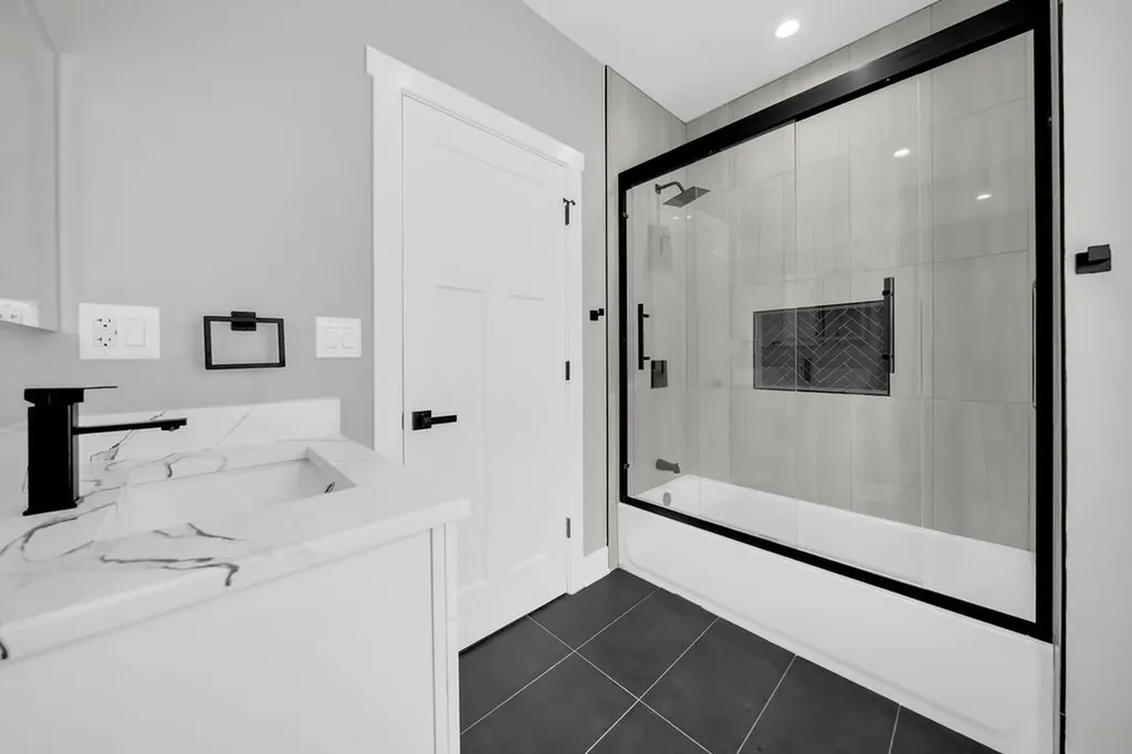 4830 West Crystal Street Chicago IL 60651