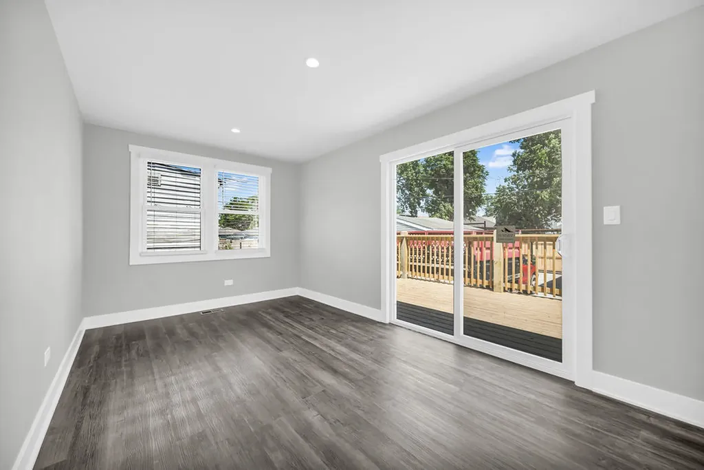 4830 West Crystal Street Chicago IL 60651