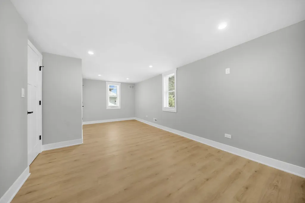 4830 West Crystal Street Chicago IL 60651