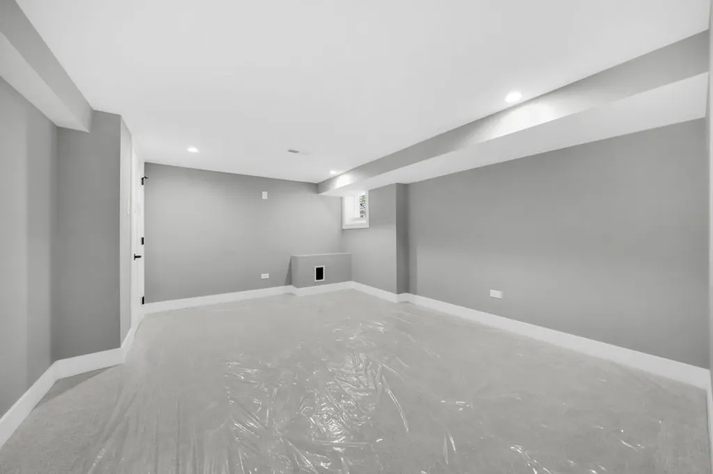 4830 West Crystal Street Chicago IL 60651
