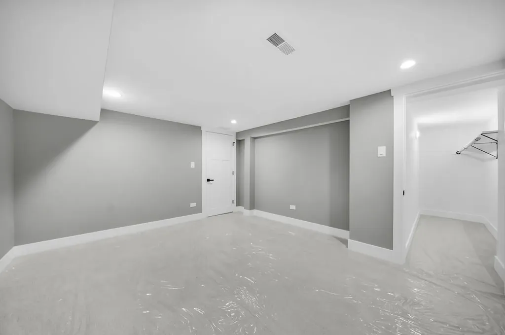 4830 West Crystal Street Chicago IL 60651