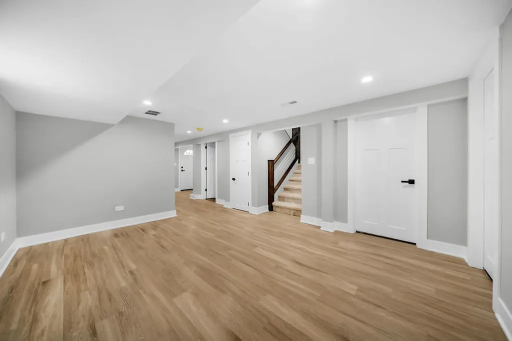 4830 West Crystal Street Chicago IL 60651
