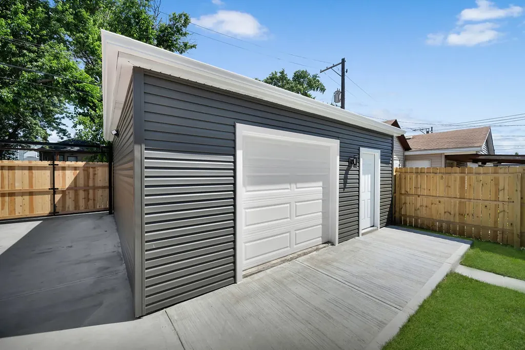 4830 West Crystal Street Chicago IL 60651