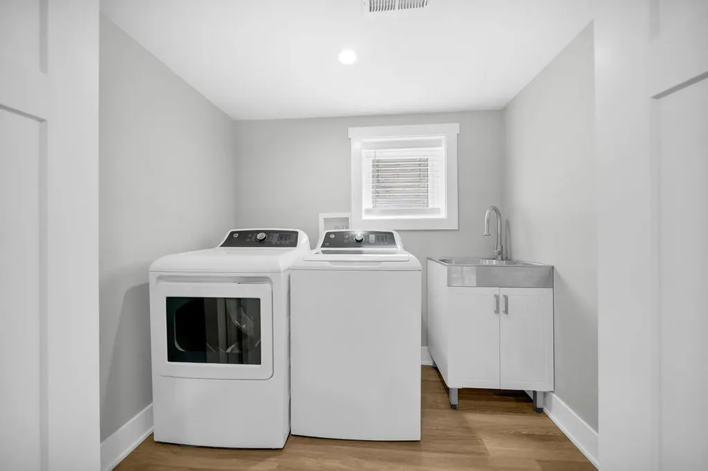 4830 West Crystal Street Chicago IL 60651