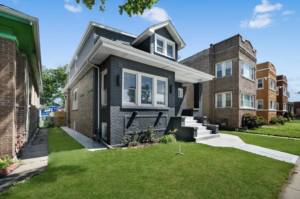 4830 West Crystal Street Chicago IL 60651