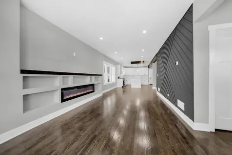 4830 West Crystal Street Chicago IL 60651