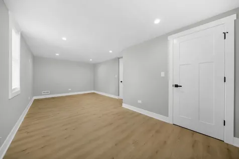 4830 West Crystal Street Chicago IL 60651