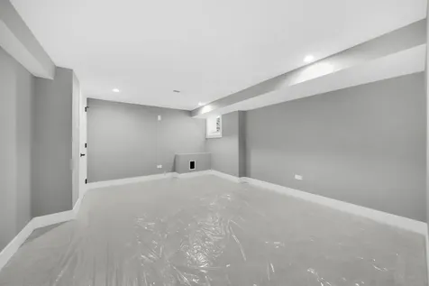 4830 West Crystal Street Chicago IL 60651