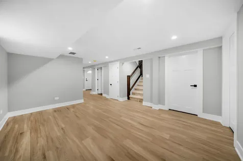 4830 West Crystal Street Chicago IL 60651