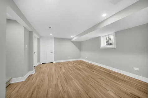 4830 West Crystal Street Chicago IL 60651