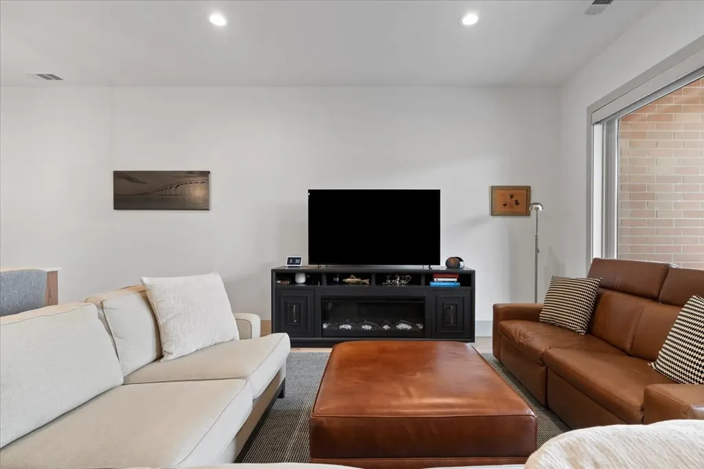 1548 West Ardmore Avenue Chicago IL 60660