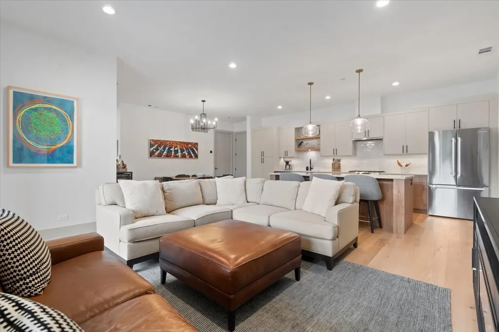 1548 West Ardmore Avenue Chicago IL 60660