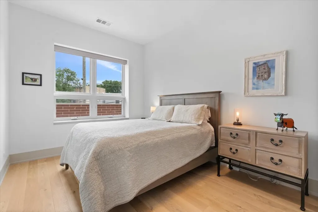 1548 West Ardmore Avenue Chicago IL 60660