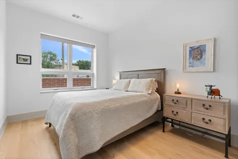 1548 West Ardmore Avenue Chicago IL 60660