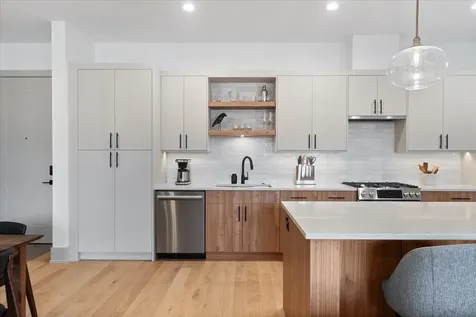 1548 West Ardmore Avenue Chicago IL 60660