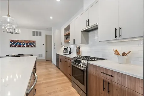 1548 West Ardmore Avenue Chicago IL 60660