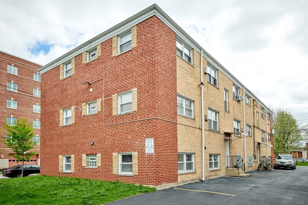 416 Laurel Avenue Des Plaines IL 60016