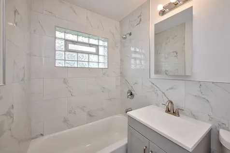 416 Laurel Avenue Des Plaines IL 60016