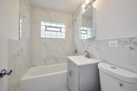 416 Laurel Avenue Des Plaines IL 60016