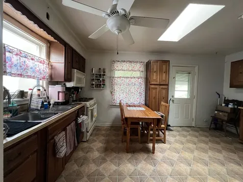 21 South Seymour Avenue Mundelein IL 60060