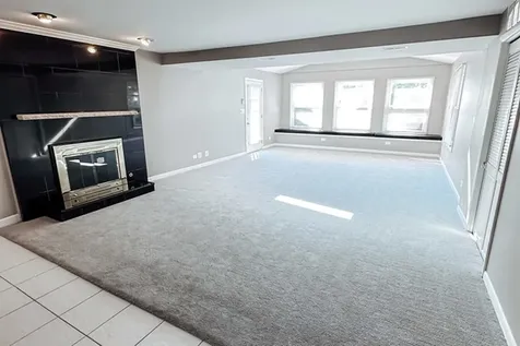1491 Kathleen Way Elk Grove Village IL 60007