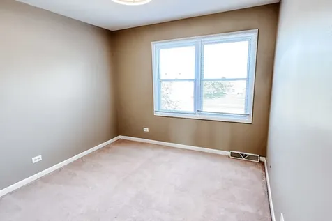 1491 Kathleen Way Elk Grove Village IL 60007
