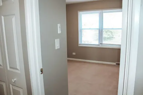 1491 Kathleen Way Elk Grove Village IL 60007
