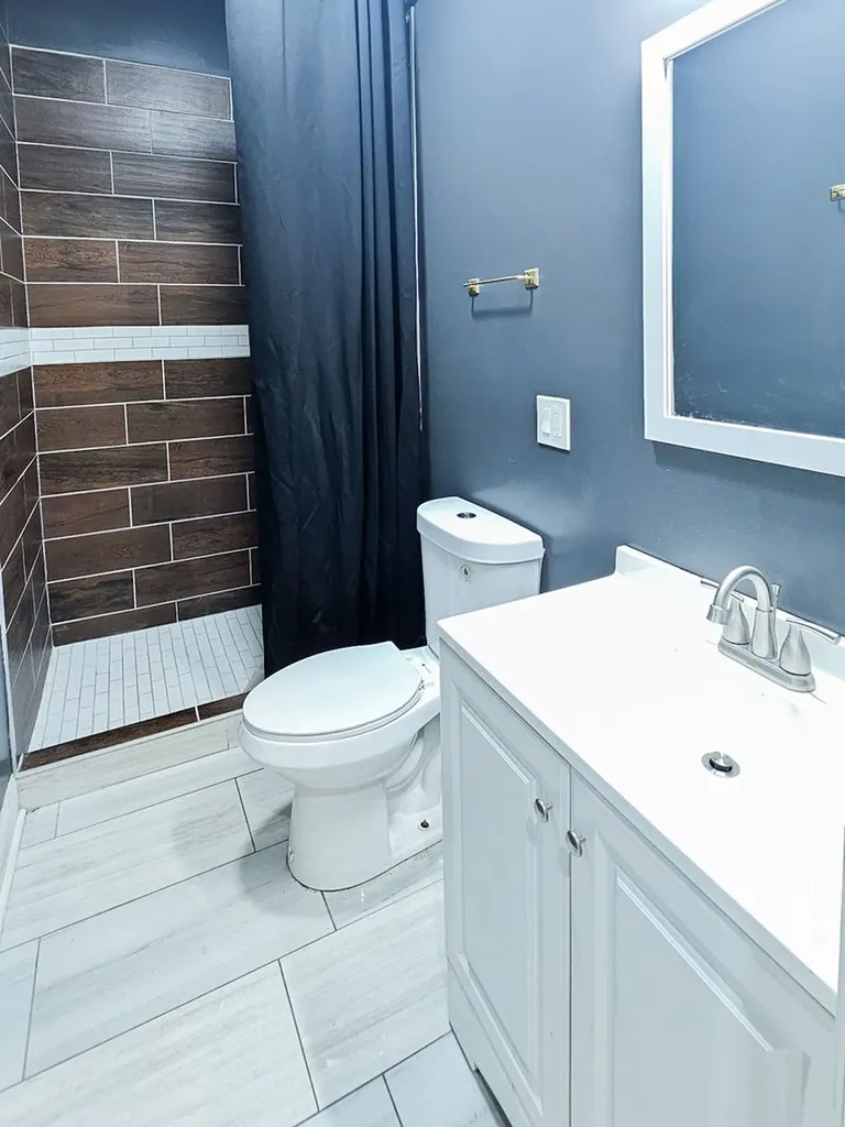 907 North Leamington Avenue Chicago IL 60651