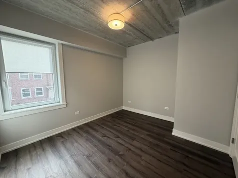 952 West Carmen Avenue Chicago IL 60640