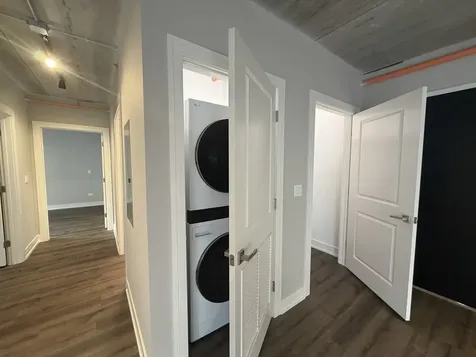 952 West Carmen Avenue Chicago IL 60640