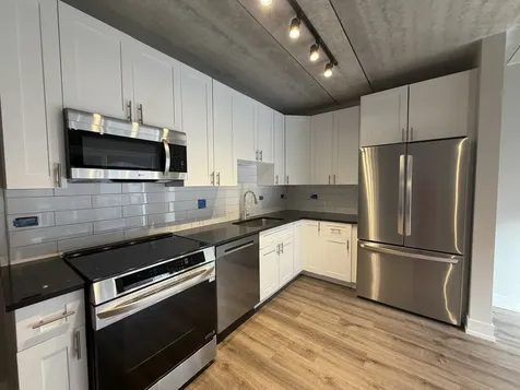 952 West Carmen Avenue Chicago IL 60640