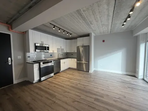 952 West Carmen Avenue Chicago IL 60640