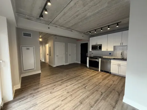 952 West Carmen Avenue Chicago IL 60640