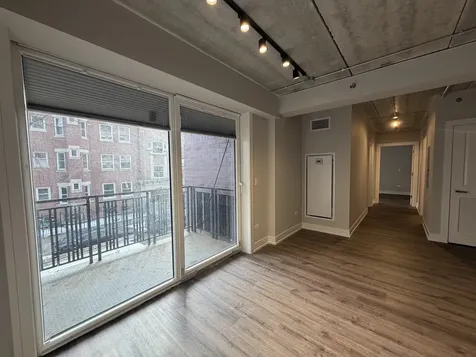 952 West Carmen Avenue Chicago IL 60640