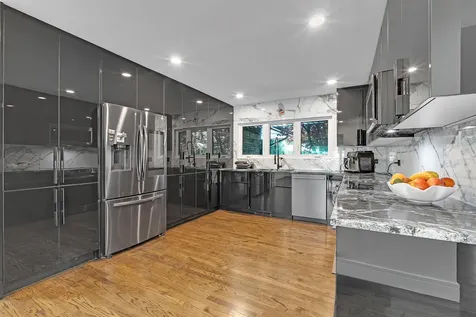 1866 Berry Lane Des Plaines IL 60018