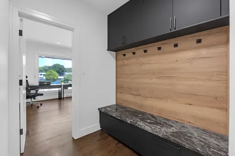 1866 Berry Lane Des Plaines IL 60018