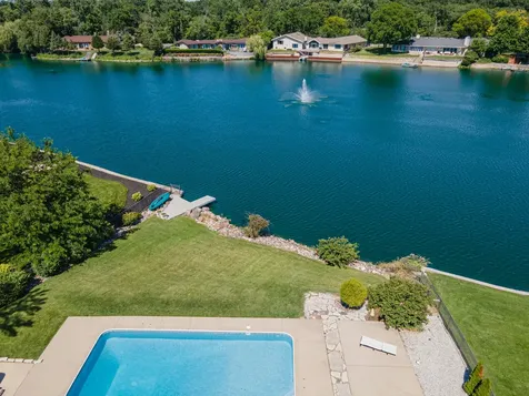 1866 Berry Lane Des Plaines IL 60018