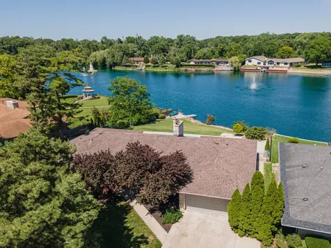1866 Berry Lane Des Plaines IL 60018